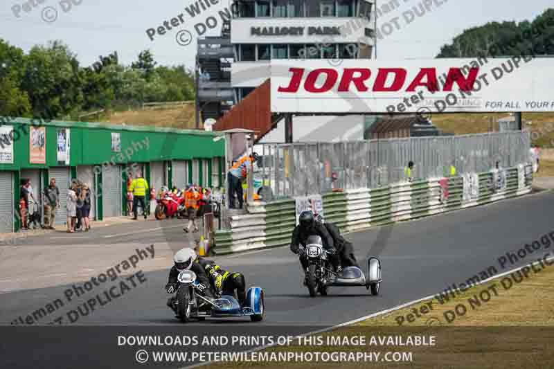 Vintage motorcycle club;eventdigitalimages;mallory park;mallory park trackday photographs;no limits trackdays;peter wileman photography;trackday digital images;trackday photos;vmcc festival 1000 bikes photographs